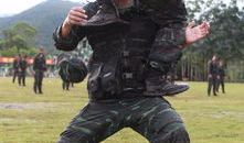 擒拿格斗教学视频20招,轻松掌握实战技巧